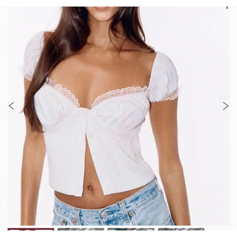With Jean White Lace-Trim Ribbed Crop Top
